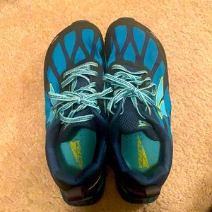 Women’s Altra Superior size 8.5